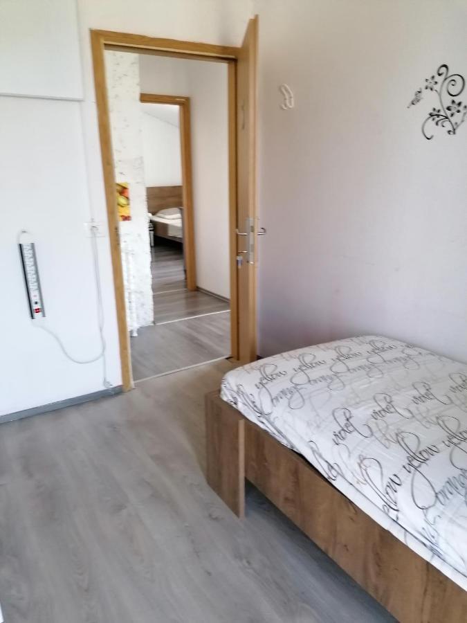 Sunflower Accommodation Ljubljana Bagian luar foto