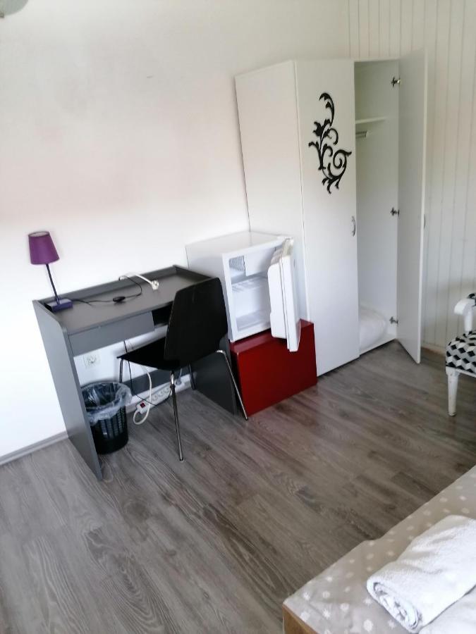 Sunflower Accommodation Ljubljana Bagian luar foto